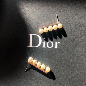 💰$7 WHEN BUNDLE💰 5-PEARLS EARRINGS